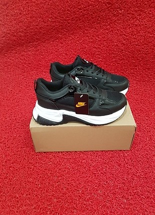37 Beden NIKE SIYAH