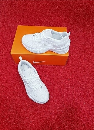 38 Beden beyaz Renk NIKE TEKNO