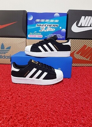 ADIDAS SUPERSTAR
