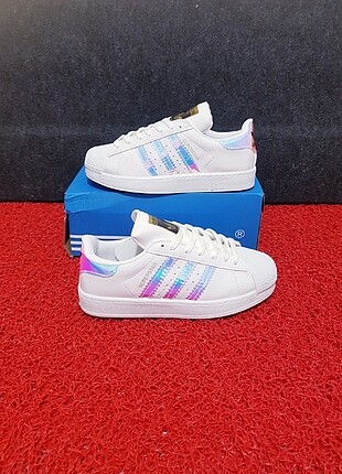 ADIDAS SUPERSTAR