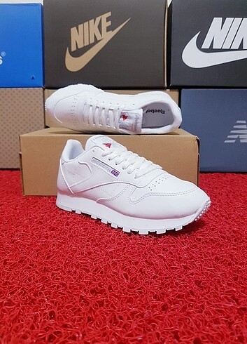 42 Beden beyaz Renk REEBOK CLASIC