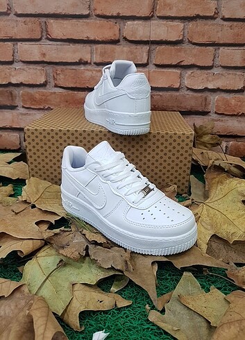 37 Beden beyaz Renk NIKE AIRFORCE
