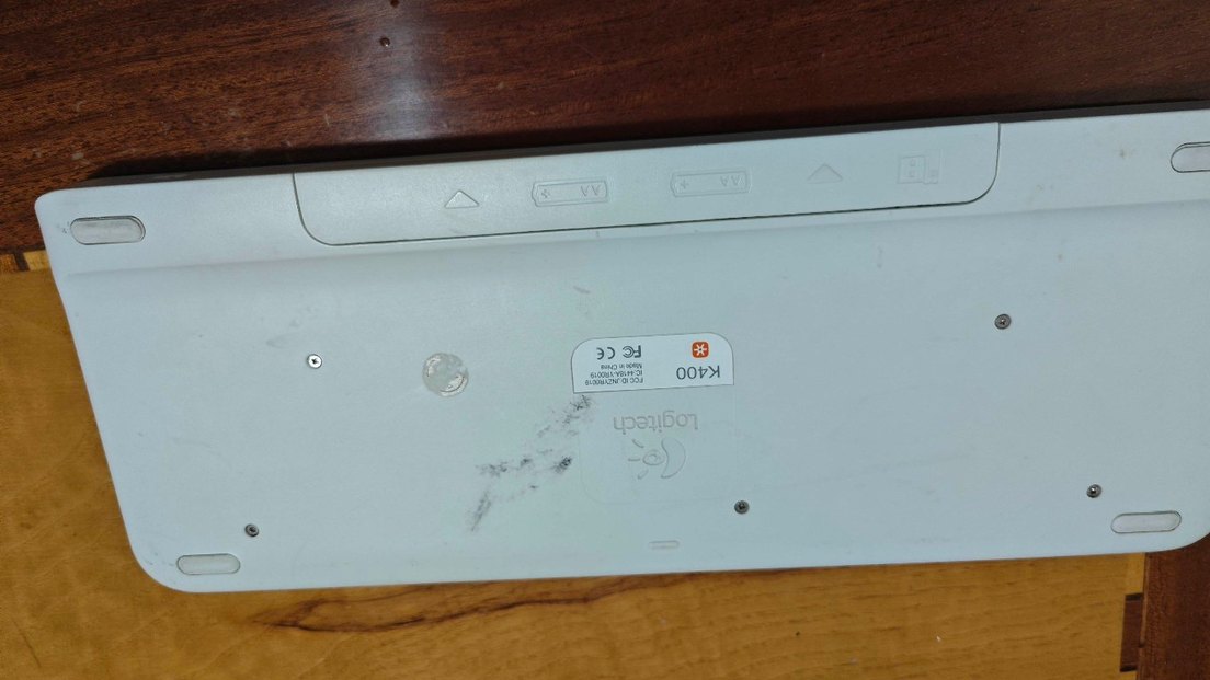 Logitech klavye ve touch pad - Görsel 2