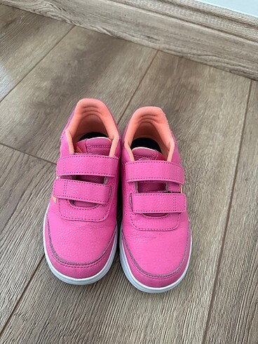 30 Beden Adidas kız ayakkabı