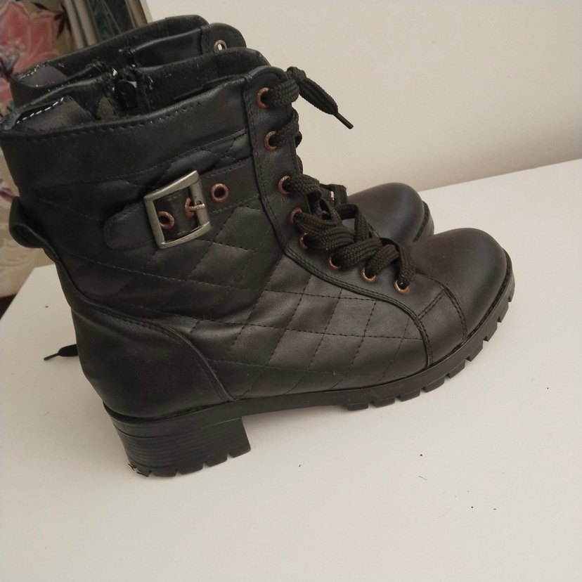 siyah Deri Tokalı Kadın Bot - Görsel 3