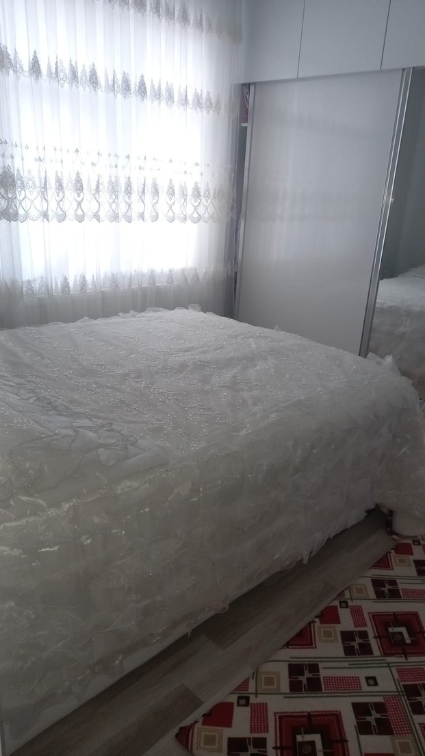 İşlemeli Beyaz Yatak Örtüsü - Görsel 3