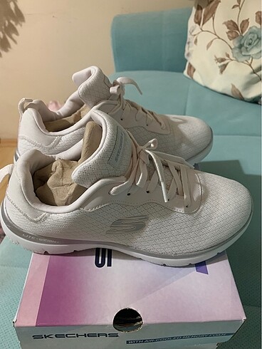 36,5 Beden beyaz Renk Skechers ayakkabı