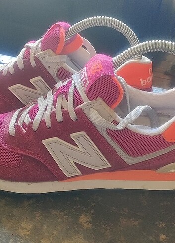 New balance spor ayakkabı.