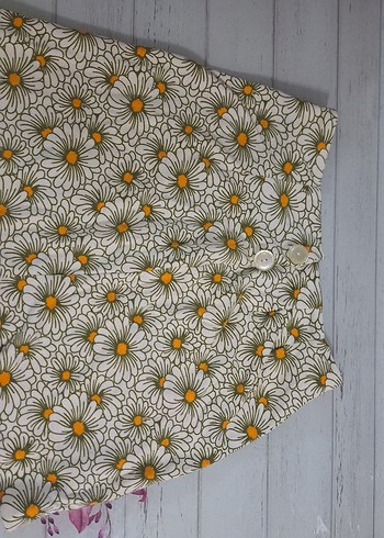 Düğmeli Çiçek Desenli Mini Etek - Görsel 2