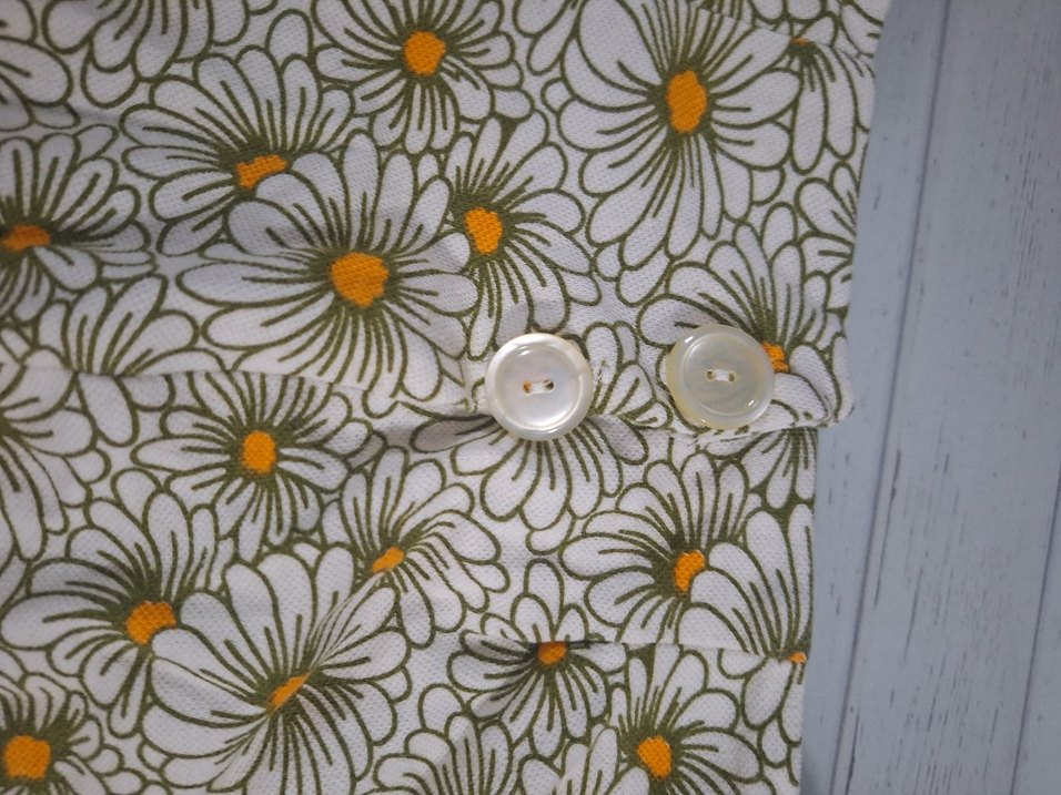 Düğmeli Çiçek Desenli Mini Etek - Görsel 3