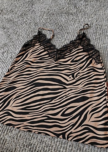 Kahverengi Zebra Desenli V Yakalı Kadın Atlet