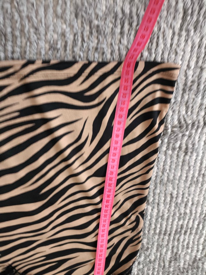 Kahverengi Zebra Desenli V Yakalı Kadın Atlet - Görsel 4