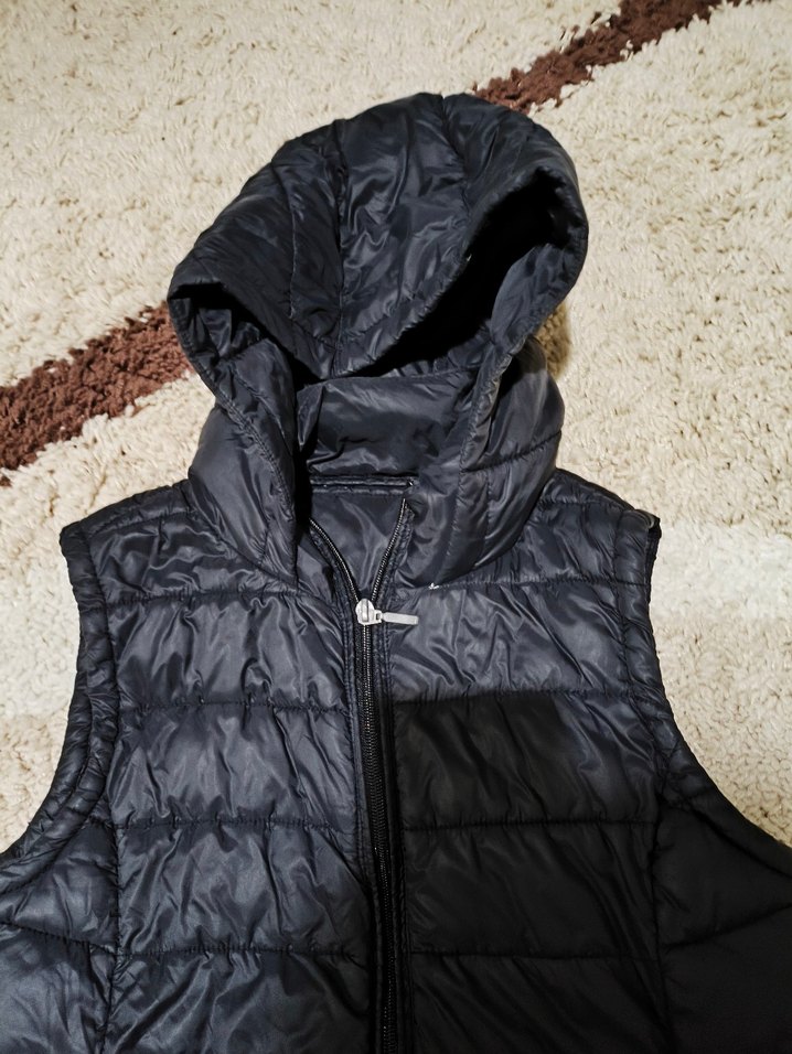 Siyah Kapüşonlu yelek - Görsel 4