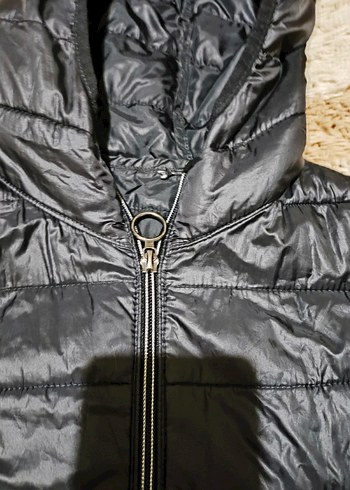 Siyah Kapüşonlu Kadın Kışlık Mont - Görsel 3