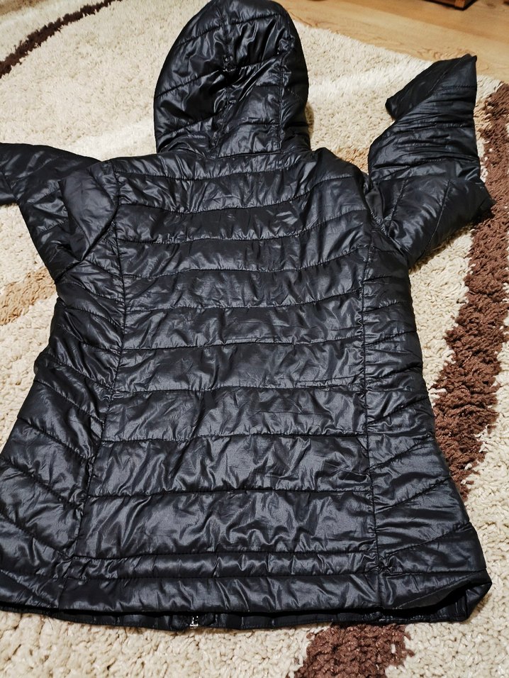 Siyah Kapüşonlu Kadın Kışlık Mont - Görsel 4