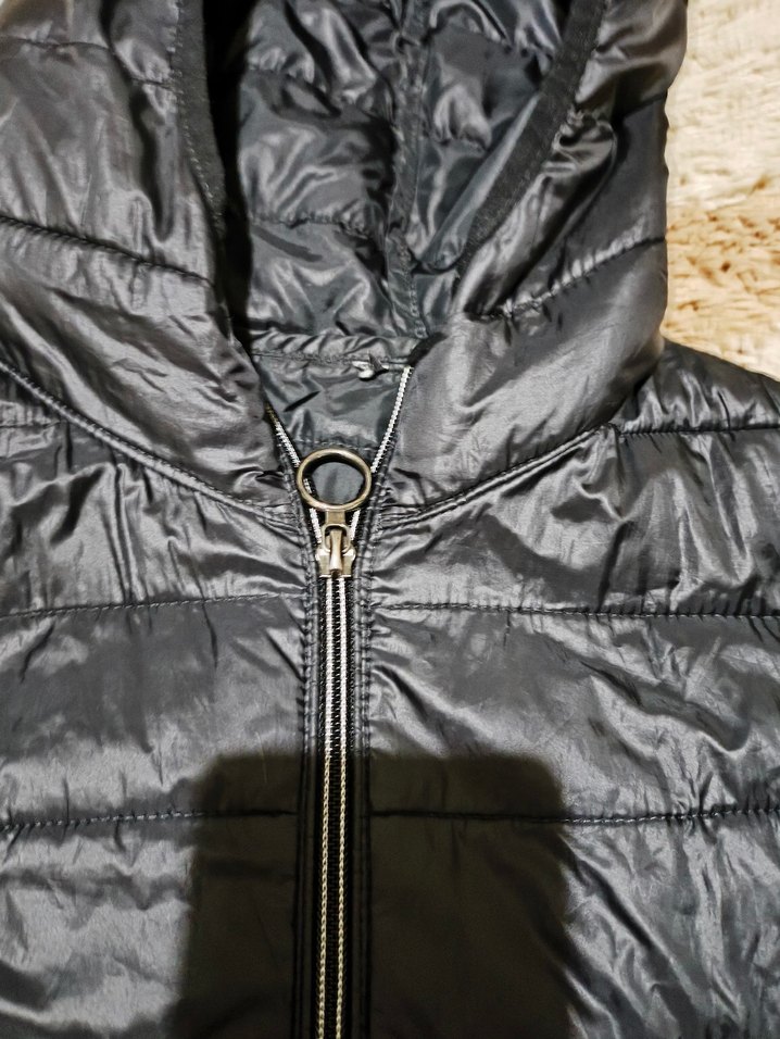 Siyah Kapüşonlu Kadın Kışlık Mont - Görsel 3