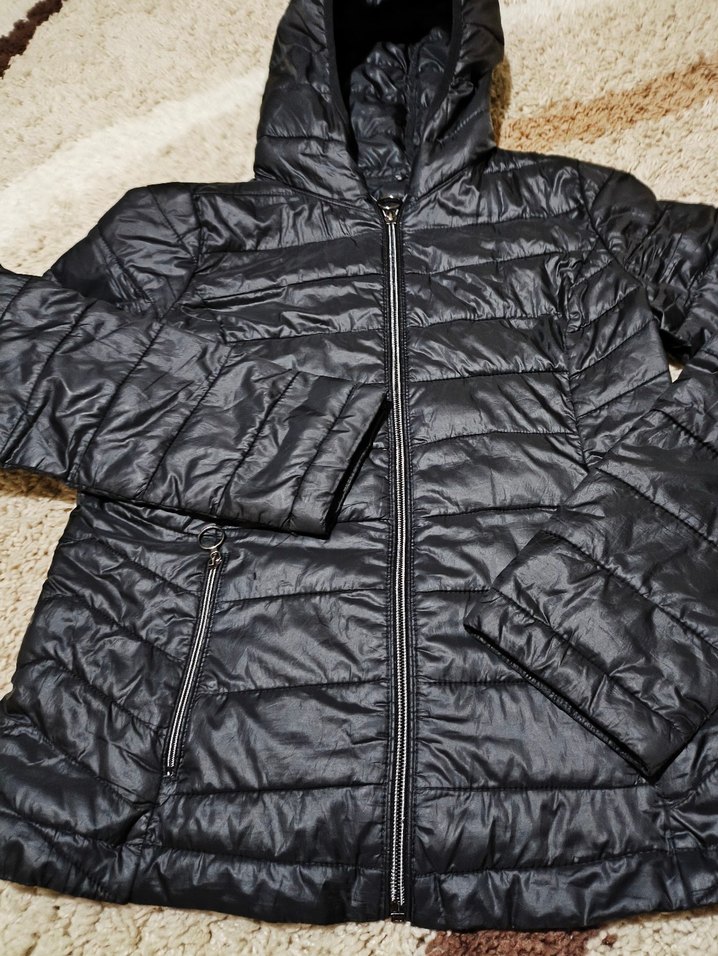 Siyah Kapüşonlu Kadın Kışlık Mont - Görsel 2