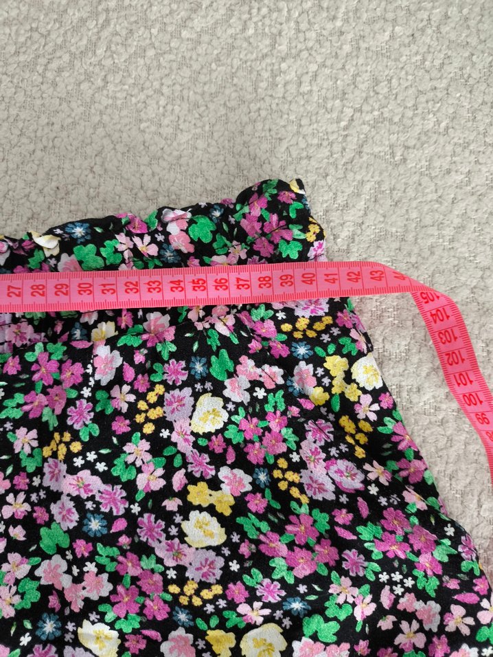 Çiçek Desenli Fırfırlı Mini Şort - Görsel 3