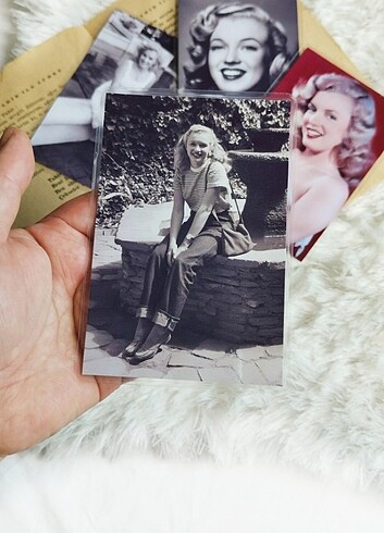  Beden Marilyn Monroe Kartpostallar