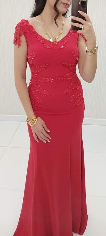 Kırmızı abiye elbise
