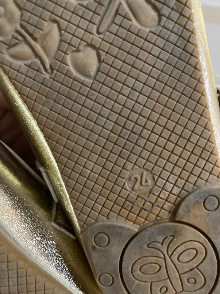 Kız Çocuk Altın Renkli Tokalı Babet - Görsel 4