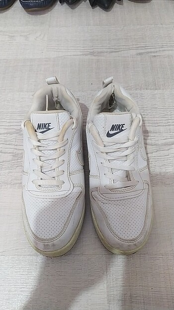 Nike beyaz spor ayakkabı