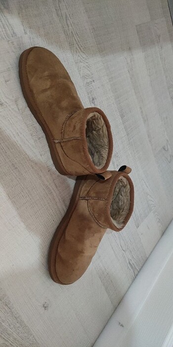 Ugg UGG Taba bayan bot