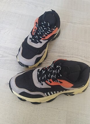 37 numara sıyah turuncu Sneaker