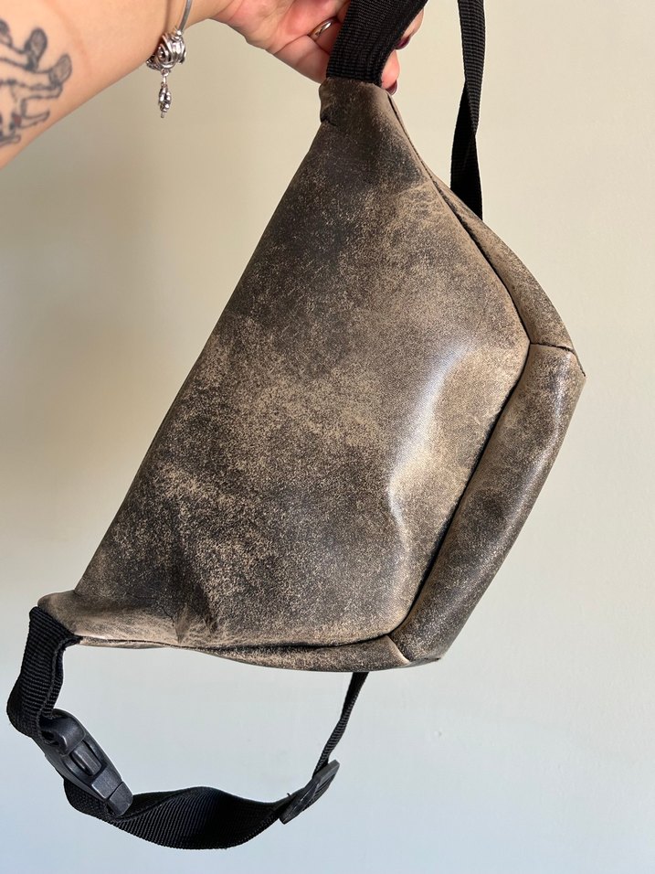 Kemerli Kahverengi Deri Kadın Bel Çantası - Görsel 4