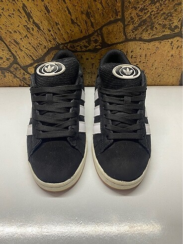 Adidas campus