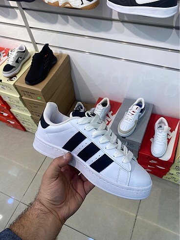 Adidas campus