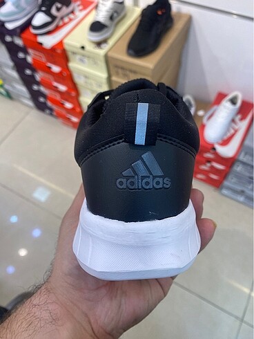44 Beden siyah Renk Adidas ayakkabı