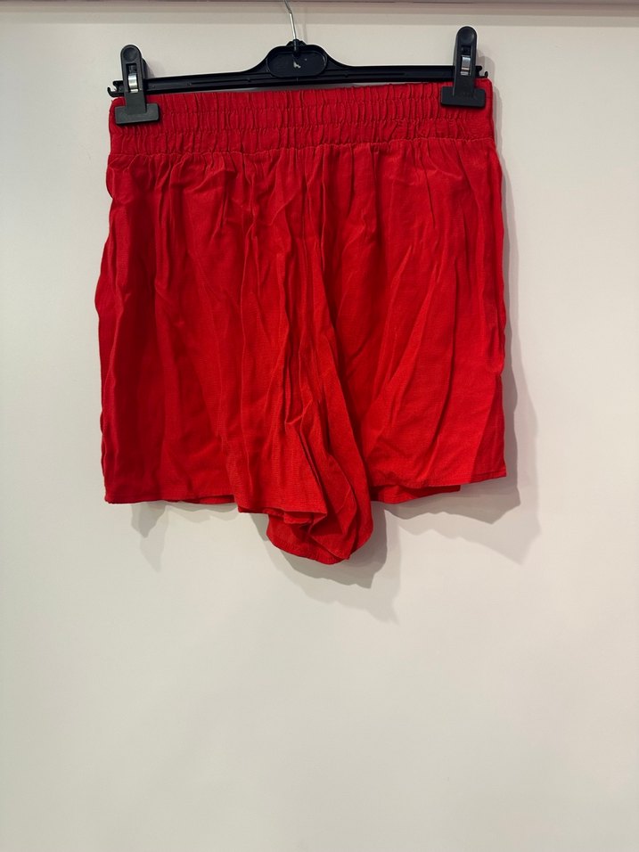 Kırmızı Pilili Hamile Mini Şort - Görsel 3