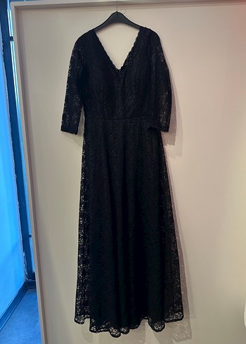 Siyah Dantelli Uzun V Yaka Gotik Elbise