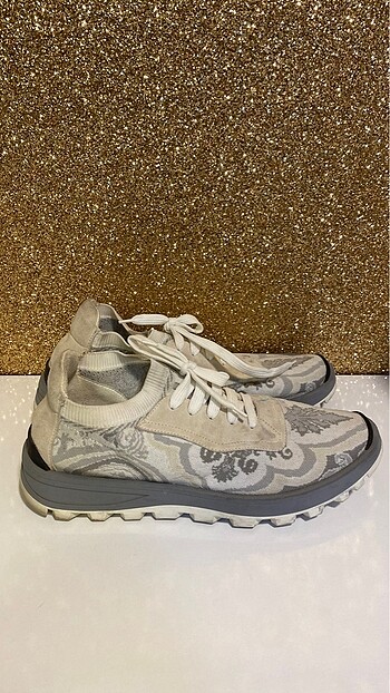 Orjinal marka ayakkabı - Görsel 3