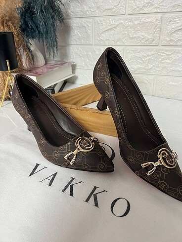 Vakko stiletto