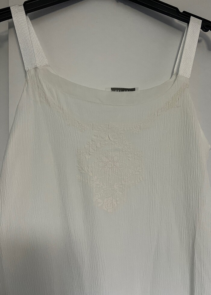 Askılı beyaz elbise - Görsel 2