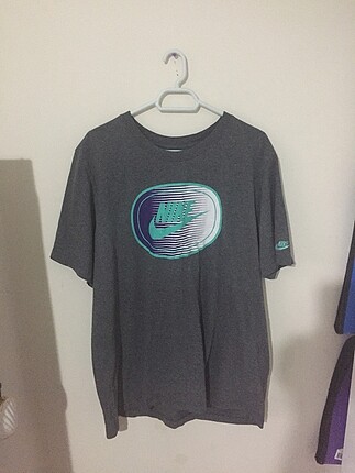 nike t-shirt