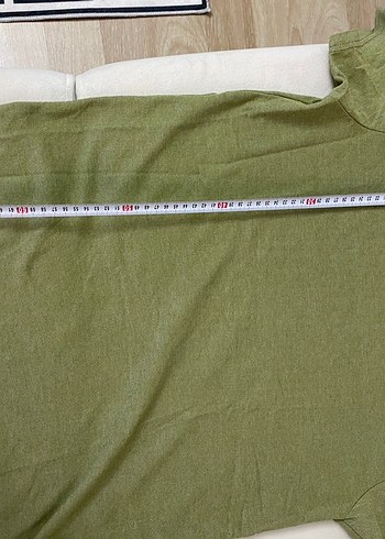 V Yaka Kısa Kollu Keten Erkek Tişört - Görsel 3