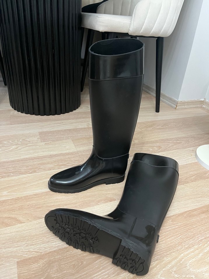 Siyah Çizme - Görsel 4