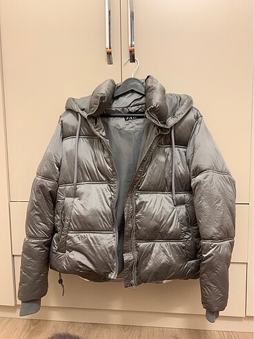 zara mont