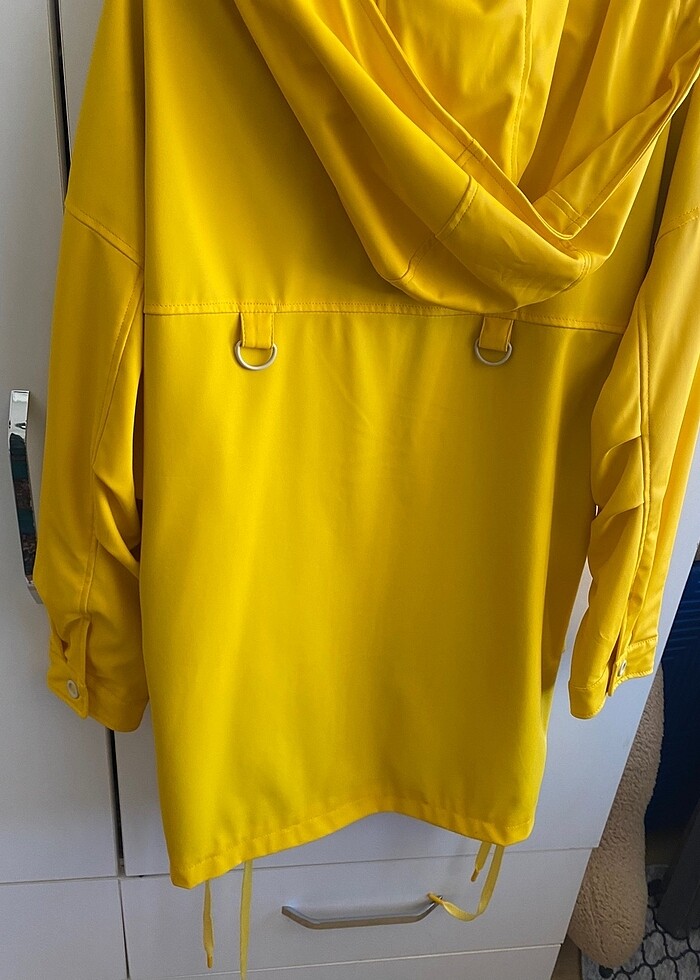 Sarı yağmurluk - Görsel 3