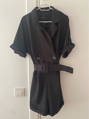 Trendyol & Milla Mini şortlu tulum