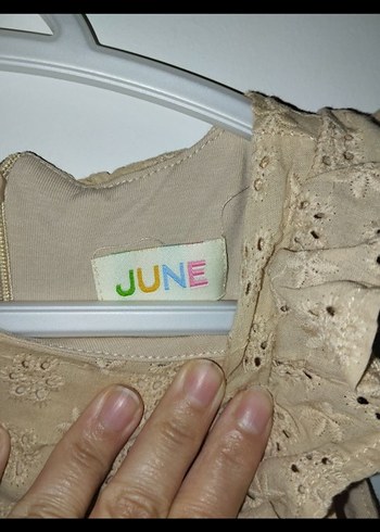 Kız Çocuk Bej Fırfırlı Nakışlı Elbise - Görsel 4