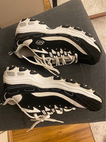 36,5 Beden Skechers spor ayakkabı