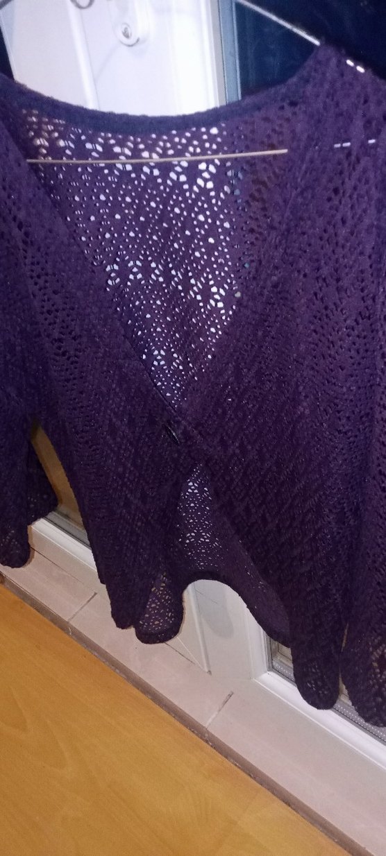 Mor V Yaka Dantel Detaylı Örgü Kazak - Görsel 3