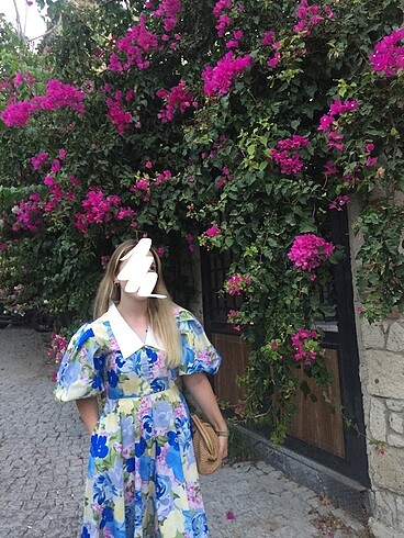 Çiçekli elbise