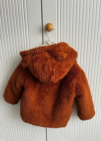 Kapüşonlu Düğmeli Kahverengi Erkek Çocuk Kabanı - Görsel 4