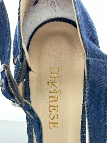 37 Beden lacivert Renk Divarese Platform %70 İndirimli.