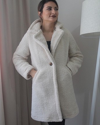 Ekru peluş kaban